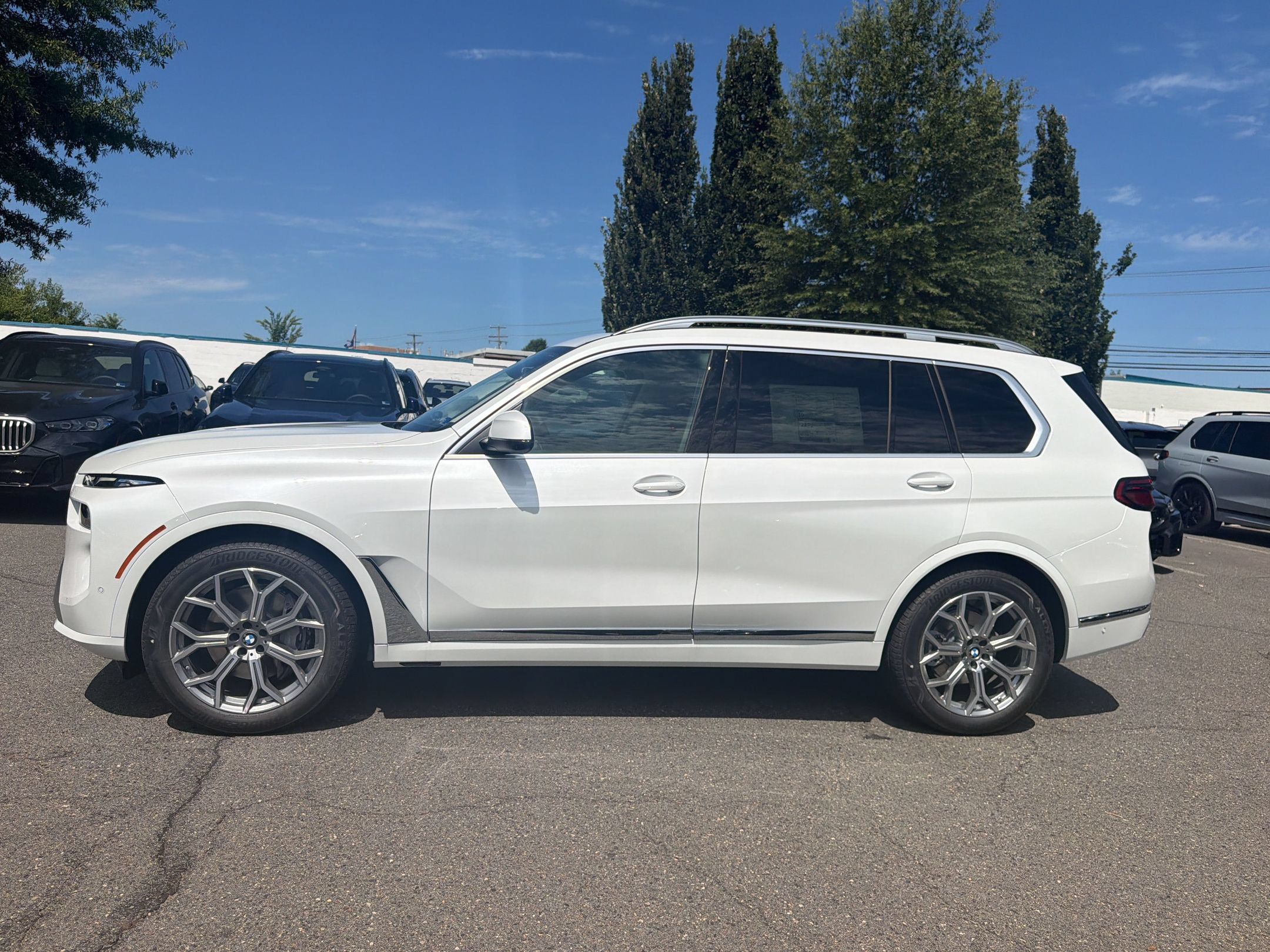 Used 2027 BMW X7 xDrive40i AWD/4WD image 2
