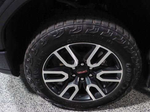 Used 2023 GMC Sierra 1500 AT4 image 11