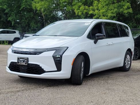New 2027 Chrysler Pacifica Select FWD image 5