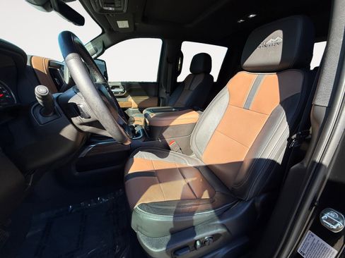 Used 2022 Chevrolet Silverado 2500 High Country w/ LPO, Dark Essentials Package image 10