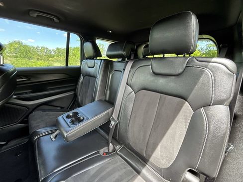 Used 2024 Jeep Grand Cherokee L Laredo AWD/4WD image 26