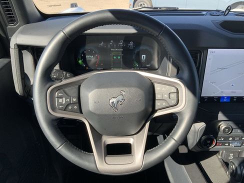 Used 2025 Ford Bronco Big Bend image 27
