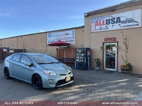 Used 2013 Toyota Prius Three image 3