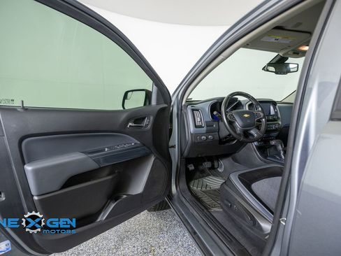 Used 2020 Chevrolet Colorado Z71 AWD/4WD image 9
