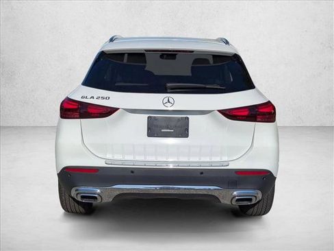 Used 2024 Mercedes-Benz GLA 250 image 4
