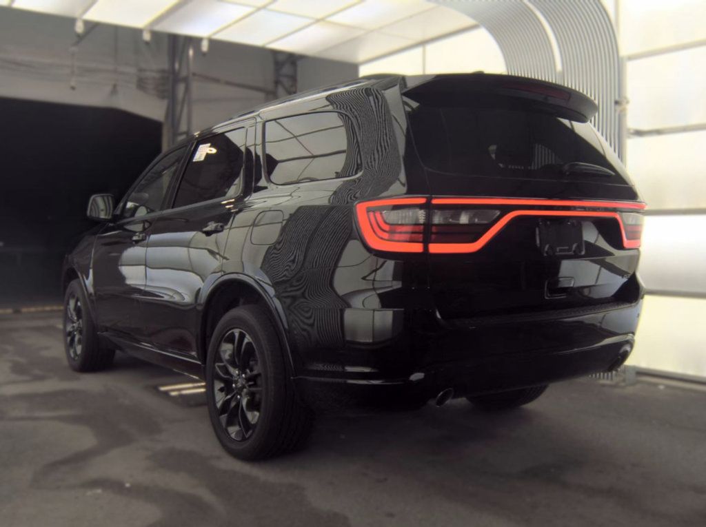 Used 2023 Dodge Durango GT w/ Blacktop Package AWD/4WD image 4