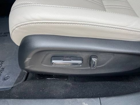 Used 2024 Honda HR-V EX-L image 11