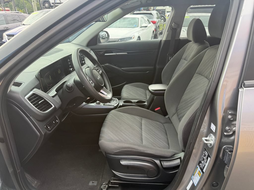 Used 2024 Kia Seltos LX AWD/4WD image 9