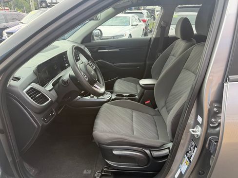 Used 2024 Kia Seltos LX AWD/4WD image 9