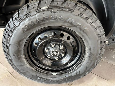 Used 2022 Ford Bronco Black Diamond image 10