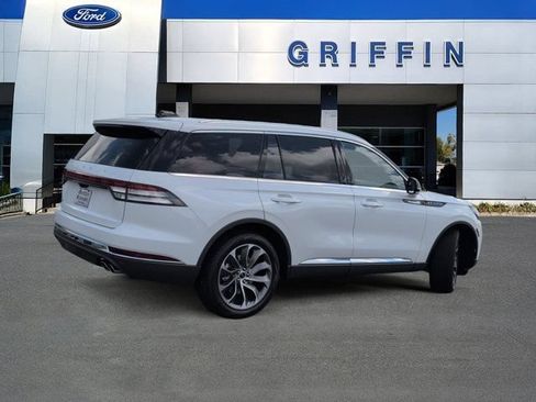 New 2026 Lincoln Aviator Reserve w/ Luxury Package AWD/4WD image 4