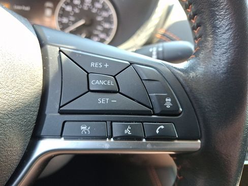 Used 2023 Nissan Sentra SR w/ SR Premium Package FWD image 25