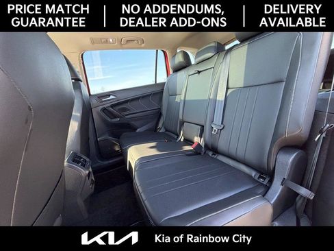 Used 2023 Volkswagen Tiguan SE w/ Panoramic Sunroof Package image 16