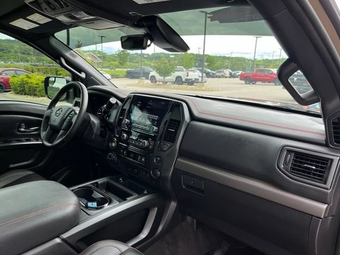 Used 2024 Nissan Titan PRO-4X w/ Pro-4x Convenience Package AWD/4WD image 30