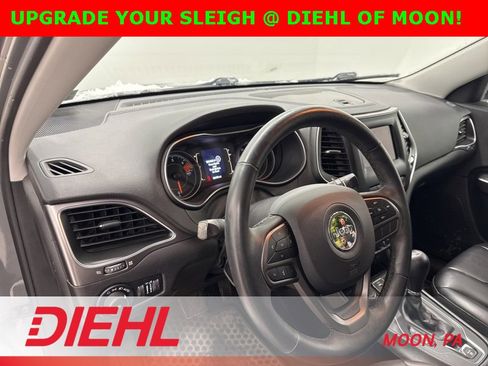 Used 2019 Jeep Cherokee Latitude Plus w/ Cold Weather Group image 17