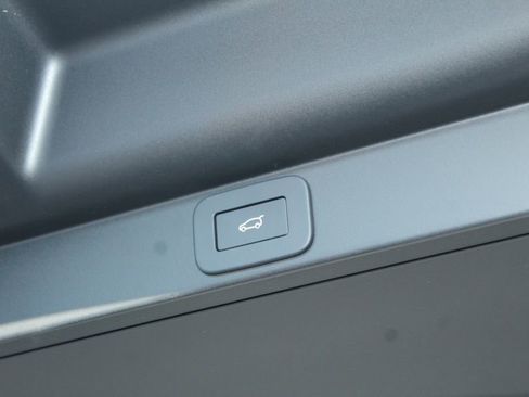 New 2026 Land Rover Range Rover SV AWD/4WD image 13