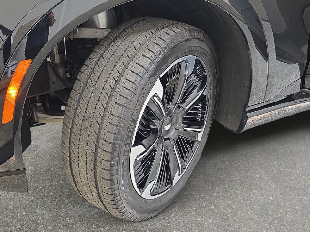 Certified 2025 Cadillac Escalade IQ Sport 2 AWD/4WD image 32