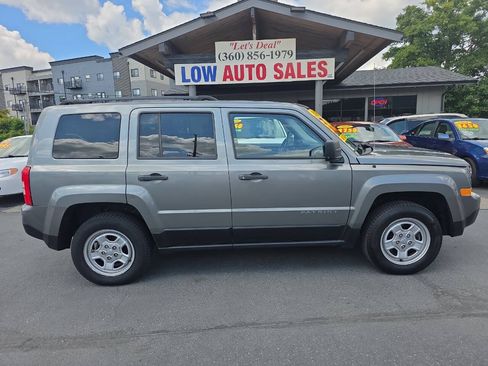 Used 2013 Jeep Patriot Sport AWD/4WD image 2