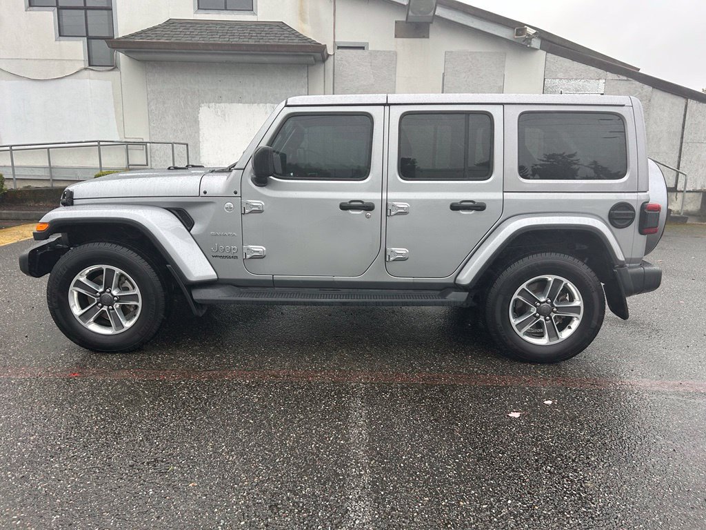 Used 2018 Jeep Wrangler Unlimited Sahara w/ Cold Weather Group AWD/4WD image 8