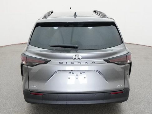 New 2026 Toyota Sienna XLE image 40