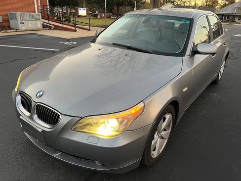 Used 2007 BMW 530xi Sedan image 2