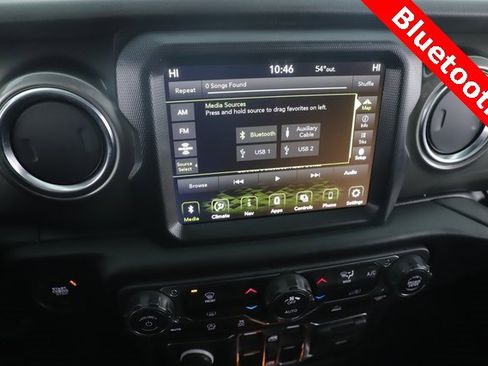 Used 2023 Jeep Wrangler Sahara image 4