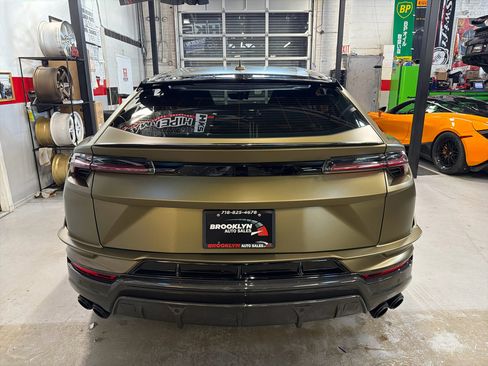 Used 2024 Lamborghini Urus Performante image 7