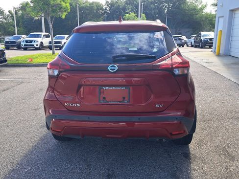 Certified 2021 Nissan Kicks SV FWD image 6