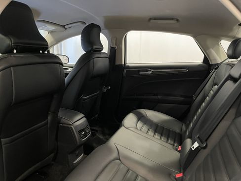 Used 2018 Ford Fusion SE w/ Fusion SE Technology Package AWD/4WD image 23