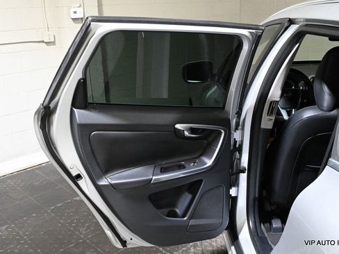 Used 2015 Volvo XC60 T6 Premier Plus image 9