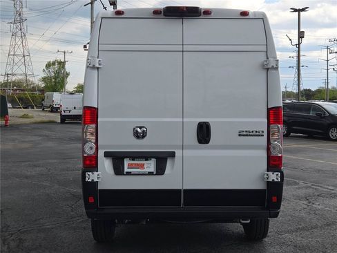 Used 2026 RAM ProMaster 2500 w/ Convenience Group FWD image 16