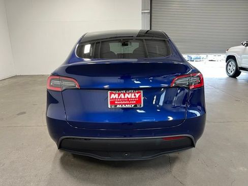 Used 2021 Tesla Model Y Long Range AWD/4WD image 4