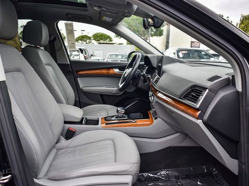 Used 2022 Audi Q5 2.0T Premium w/ Convenience Package image 17