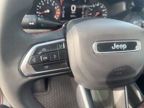 Used 2025 Jeep Compass Trailhawk AWD/4WD image 14