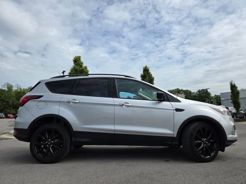 Used 2019 Ford Escape SE FWD image 25