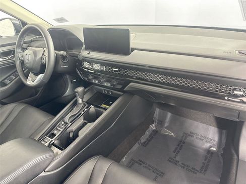 Used 2025 Honda Accord Touring image 41