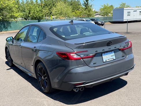 Used 2025 Toyota Camry SE FWD image 6