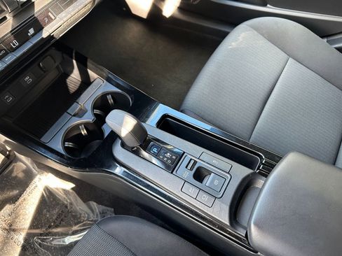 Used 2025 Toyota Prius LE image 35