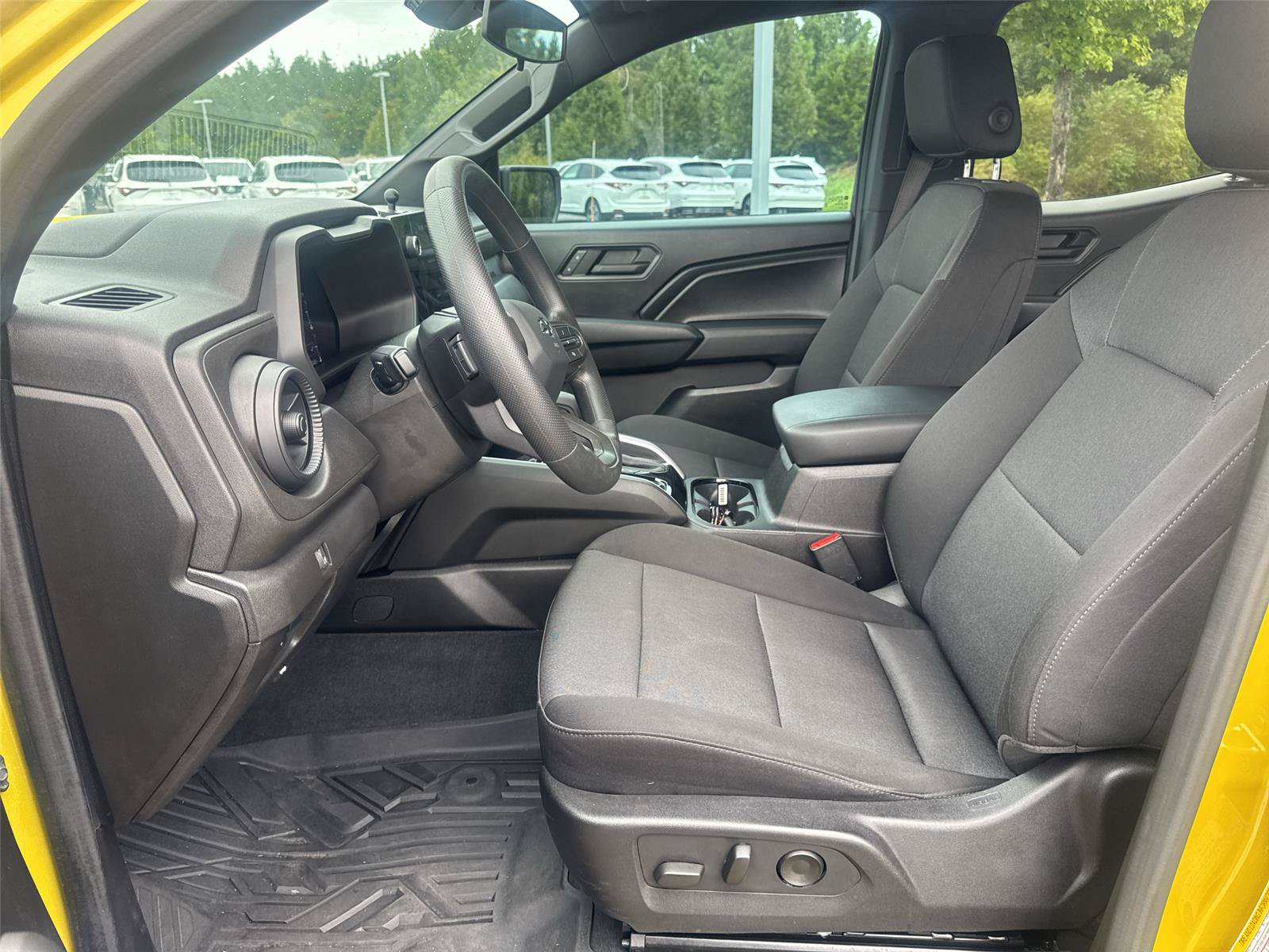 Used 2023 Chevrolet Colorado Trail Boss w/ Technology Package AWD/4WD image 23
