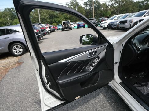 Used 2021 INFINITI Q50 Luxe RWD image 13