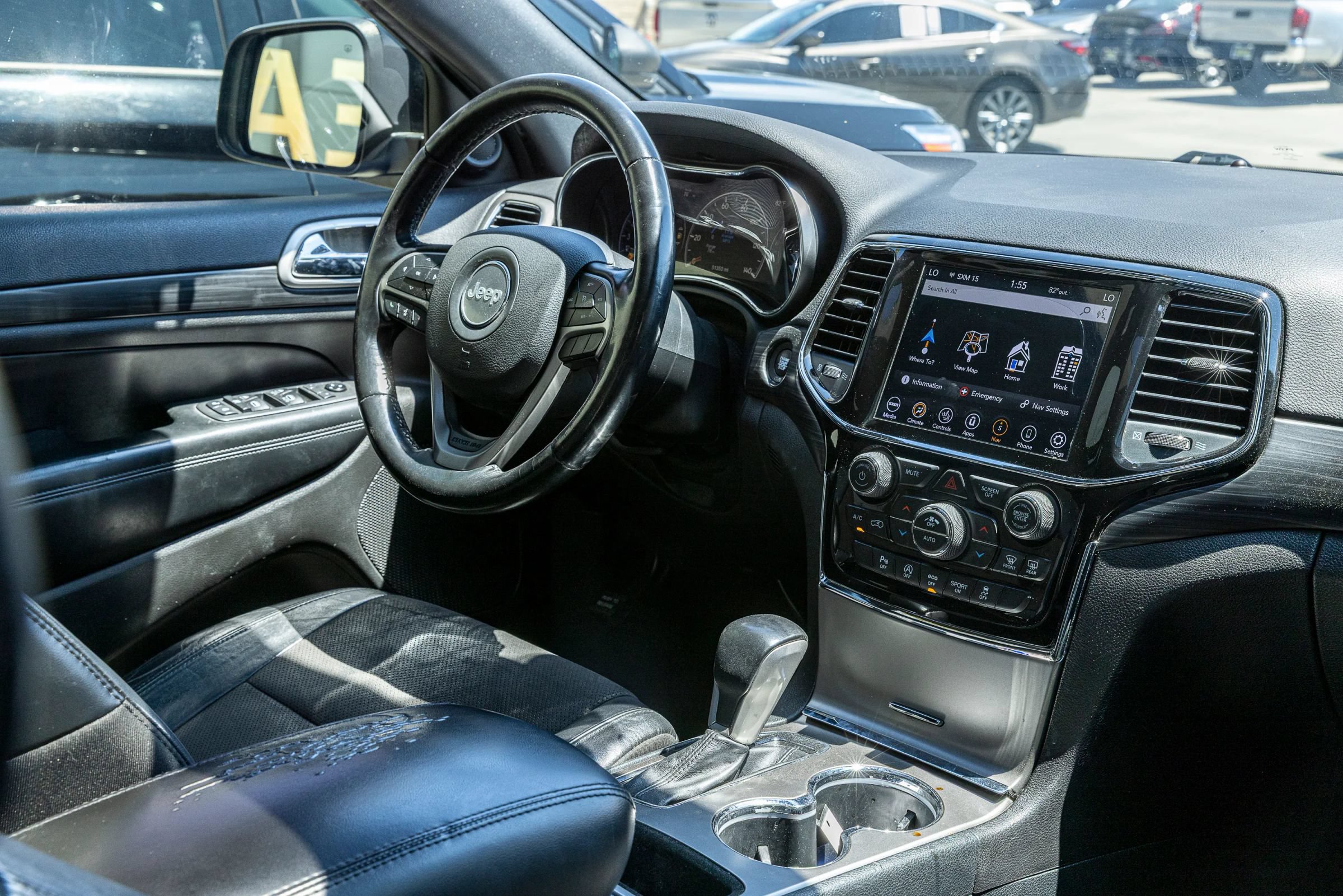 Used 2020 Jeep Grand Cherokee Altitude AWD/4WD image 28
