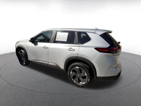 Used 2025 Nissan Rogue SV FWD image 10