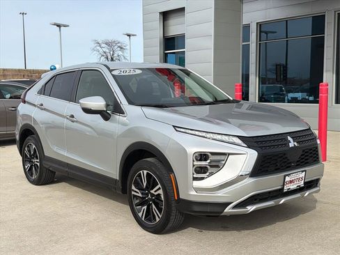 Used 2025 Mitsubishi Eclipse Cross SE image 2