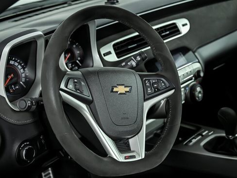 Used 2015 Chevrolet Camaro Z/28 RWD image 17
