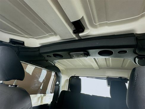 Used 2016 Jeep Wrangler Sport image 21