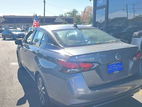 Used 2021 Nissan Versa SV image 7