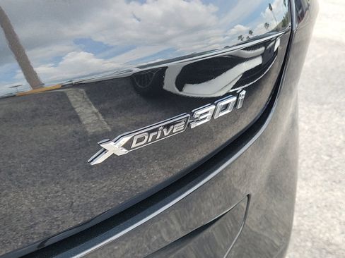 Used 2025 BMW X4 xDrive30i w/ M Sport Package AWD/4WD image 8