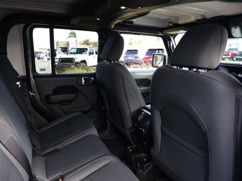 New 2025 Jeep Gladiator Willys image 16