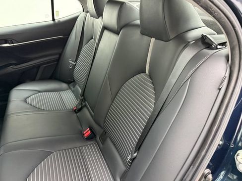 Used 2019 Toyota Camry SE FWD image 33