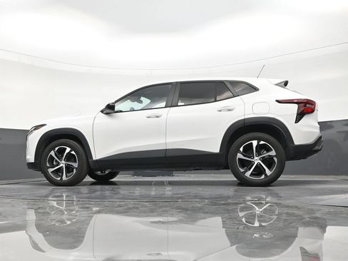 Used 2024 Chevrolet Trax RS w/ Driver Confidence Package FWD image 21